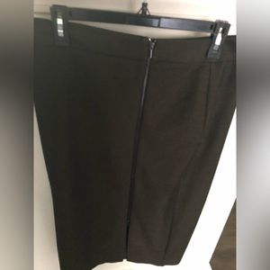ANN Taylor tweed zipper back size 8 skirt. Color looks olive and black.